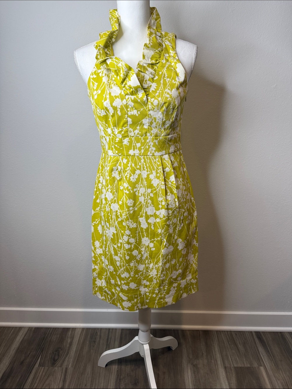 Taylor Chartreuse and White Ruffle Halter Mini Dress Size 4 Wedding Party